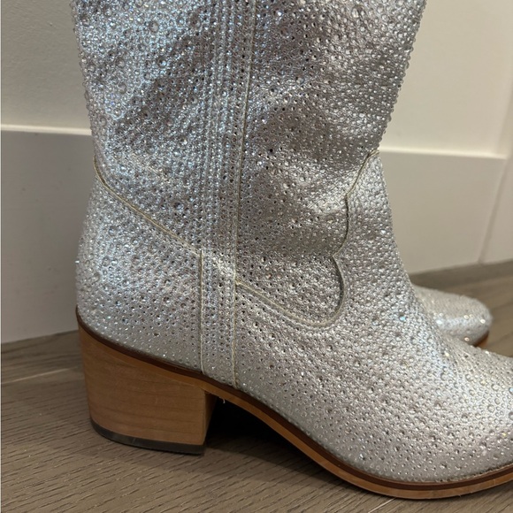 Western Cowboy Silver Bedazzled Cowgirl Concert Boots Women's Size 7 & 7.5 - Picture 3 of 8